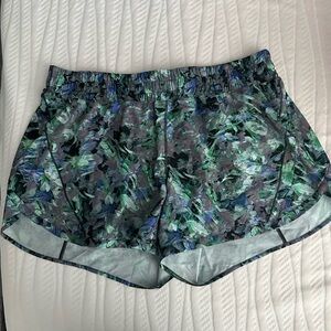 Track That MR 5 in Lined short 
Rapid flourish multi  size 18